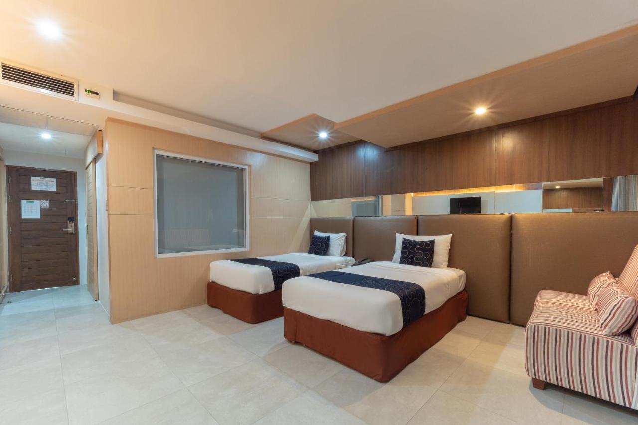 Capital O 1088 Golden Dragon Beach Resort 방라뭉 외부 사진