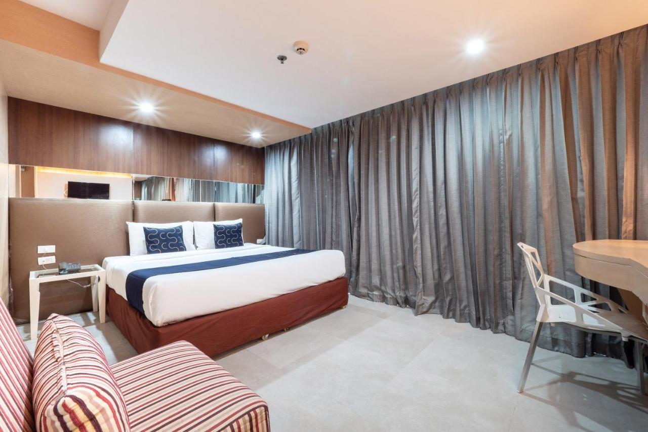 Capital O 1088 Golden Dragon Beach Resort 방라뭉 외부 사진