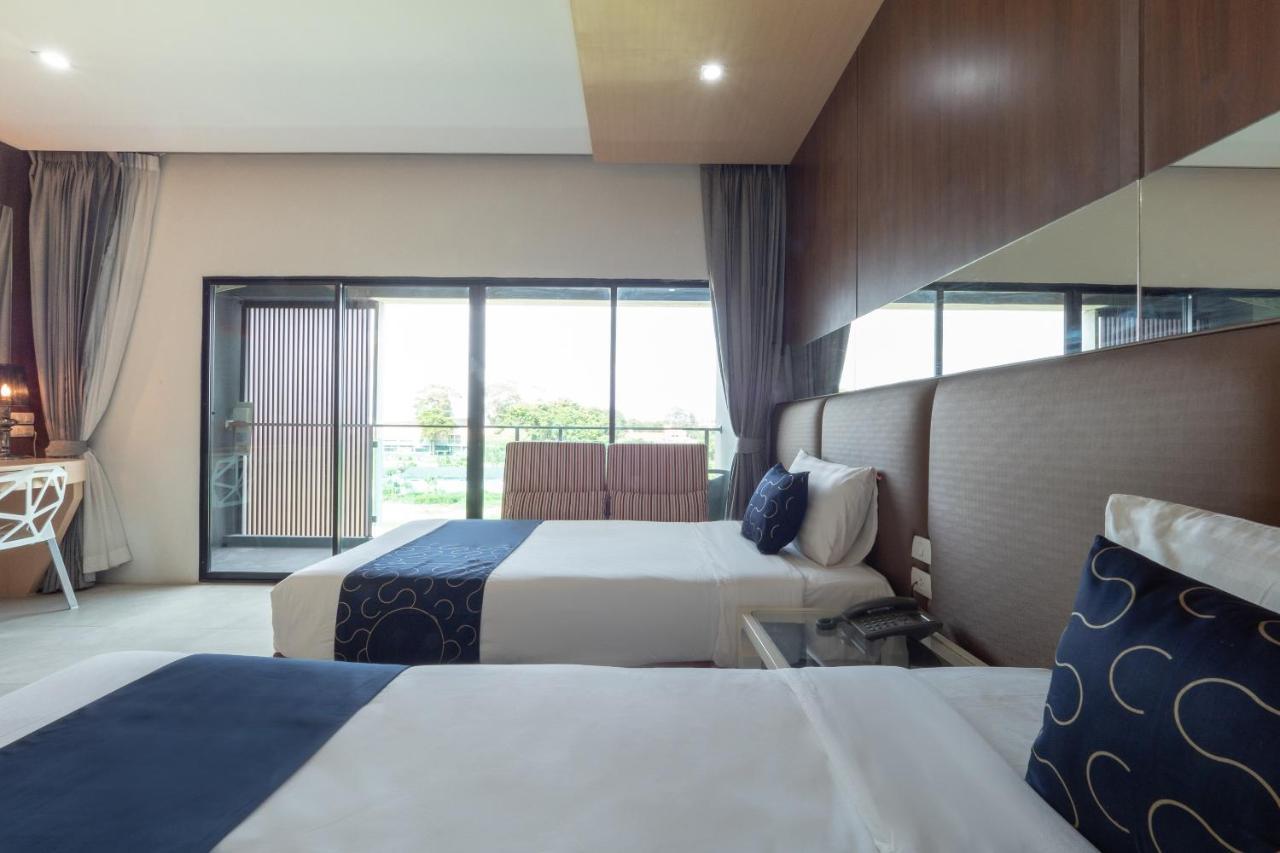 Capital O 1088 Golden Dragon Beach Resort 방라뭉 외부 사진